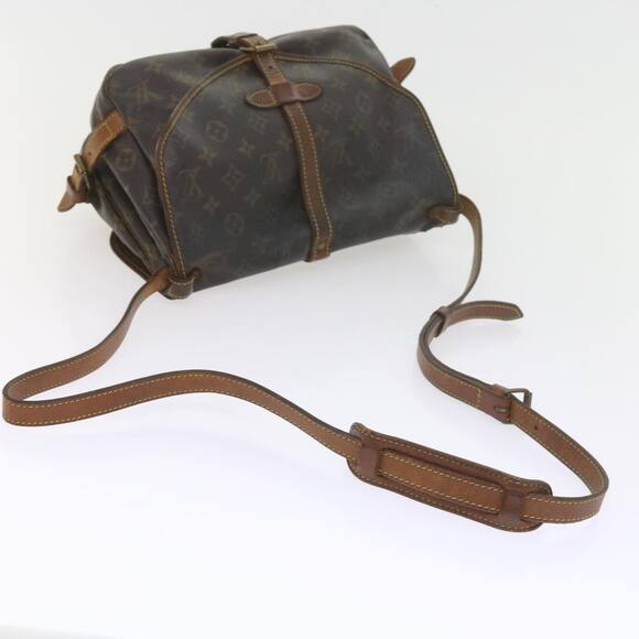 LOUIS VUITTON Monogram Saumur 30 Shoulder Bag M42256 - Picture 8 of 13
